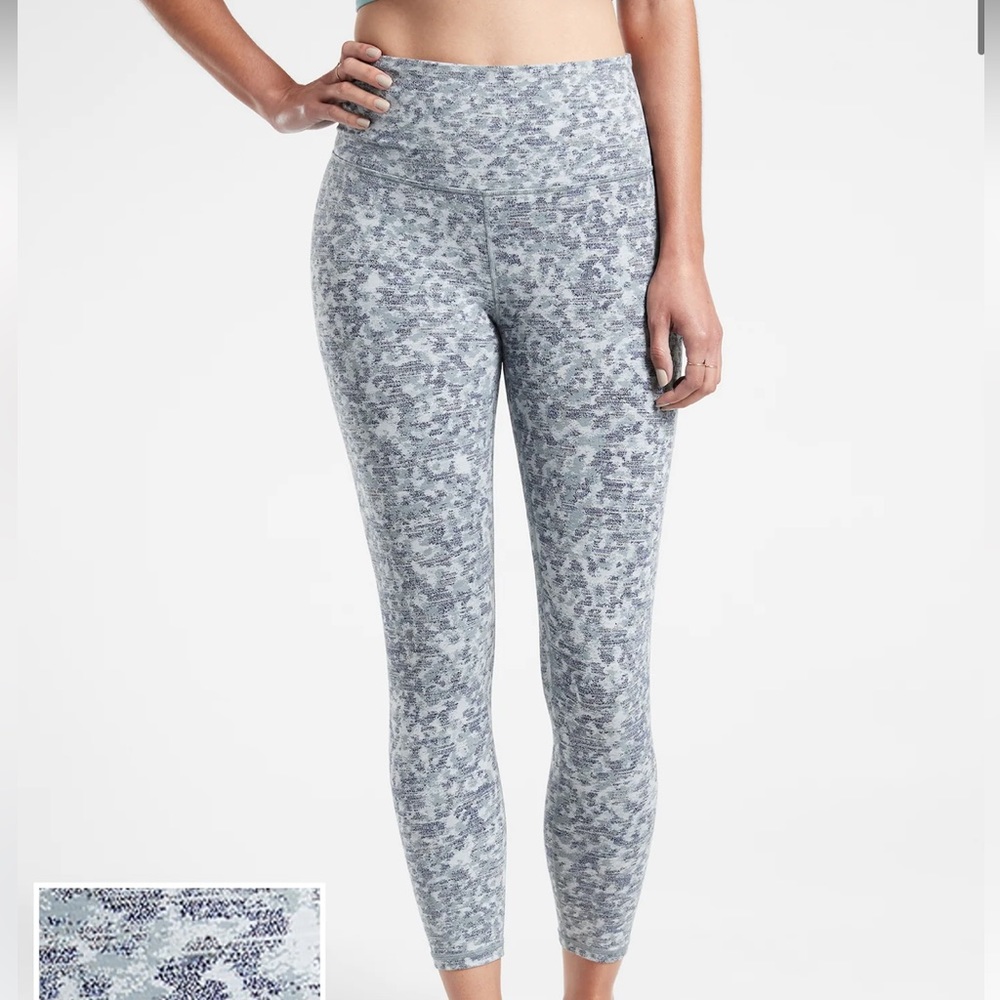Worn once - ATHLETA Elation High-Rise 7/8 Textured Tight - Picture 9 of 10